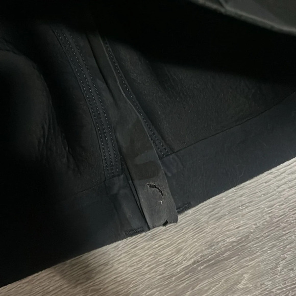 Lululemon Enlite Bra *Zip Front
Incognito Camo Multi Grey 34C - Picture 4 of 6